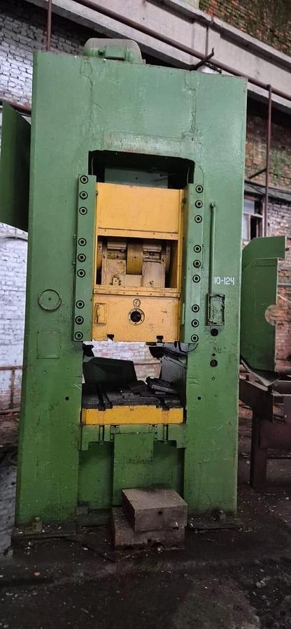 Used 1000 tons Press Knuckle Joint Coining Barnaul, Russia K8340
