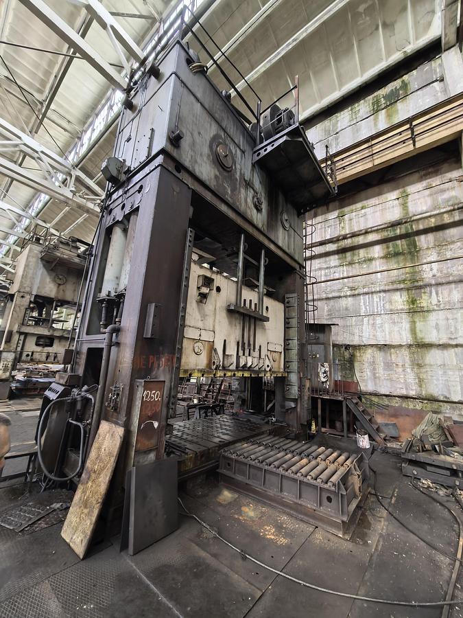 Used 1250 tons Press Sheet Stamping Mechanical Erfurtv PKZZ1250