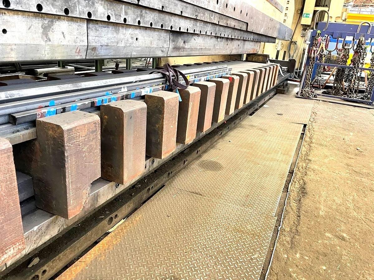 Used 1250 tons Press Brake Mechanical CNC Mengele H1250-10
