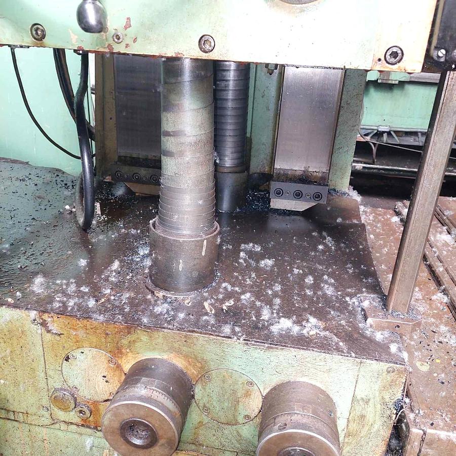 Used Borer Horizontal Table Type Tos W100