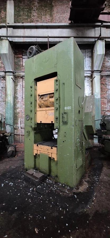 Used 1000 tons Press Knuckle Joint Coining Barnaul, Russia K8340