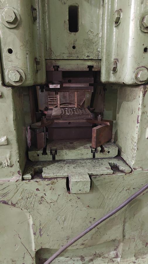 Used 700 tons Press Hot Forging National Maxipress