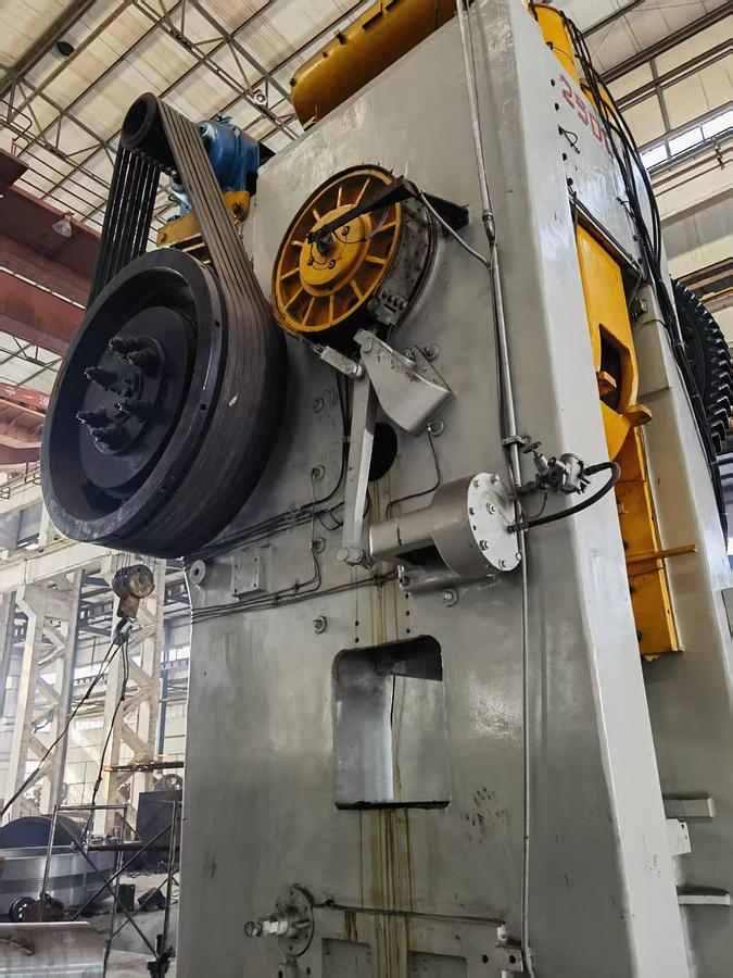 Used 1600 tons Press Hot Forging Yadon MP-1600G