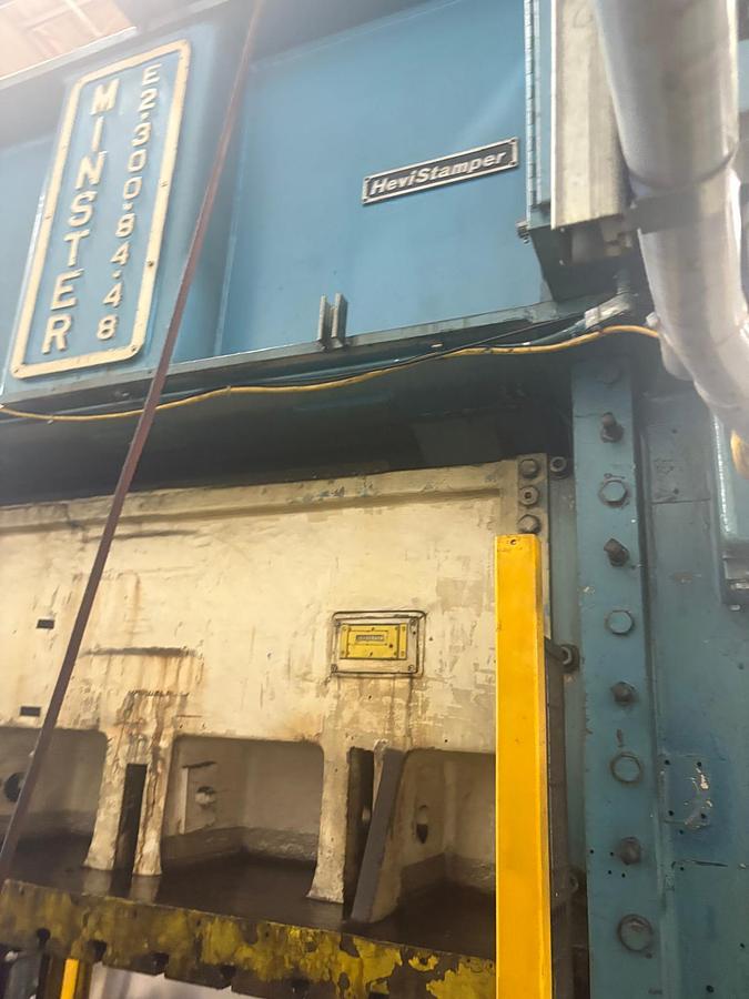 Used 300 tons Press Sheet Stamping Mechanical Minster E230084-48