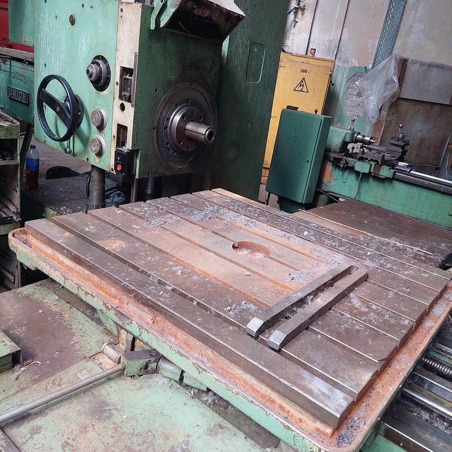 Used Borer Horizontal Table Type Tos W100