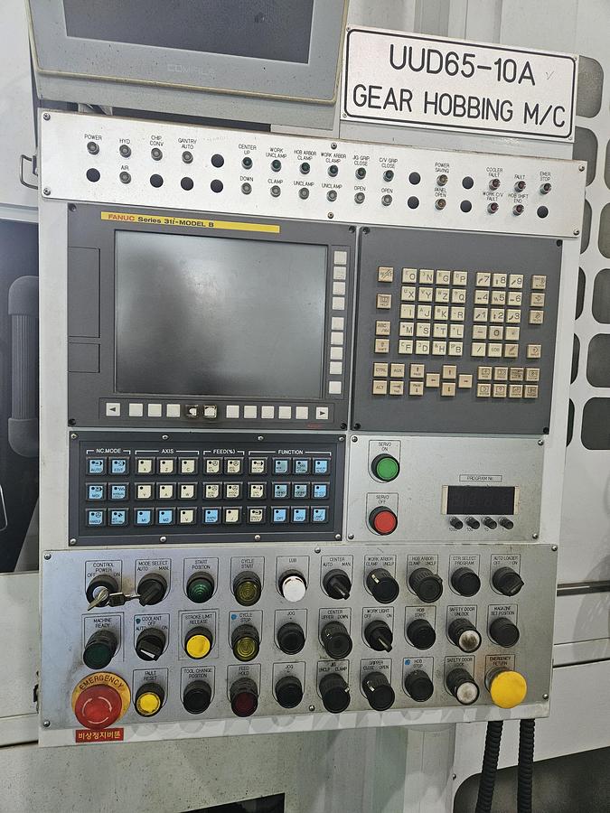 Used Gear Hobbing Machine CNC Hyundai HE-201LM
