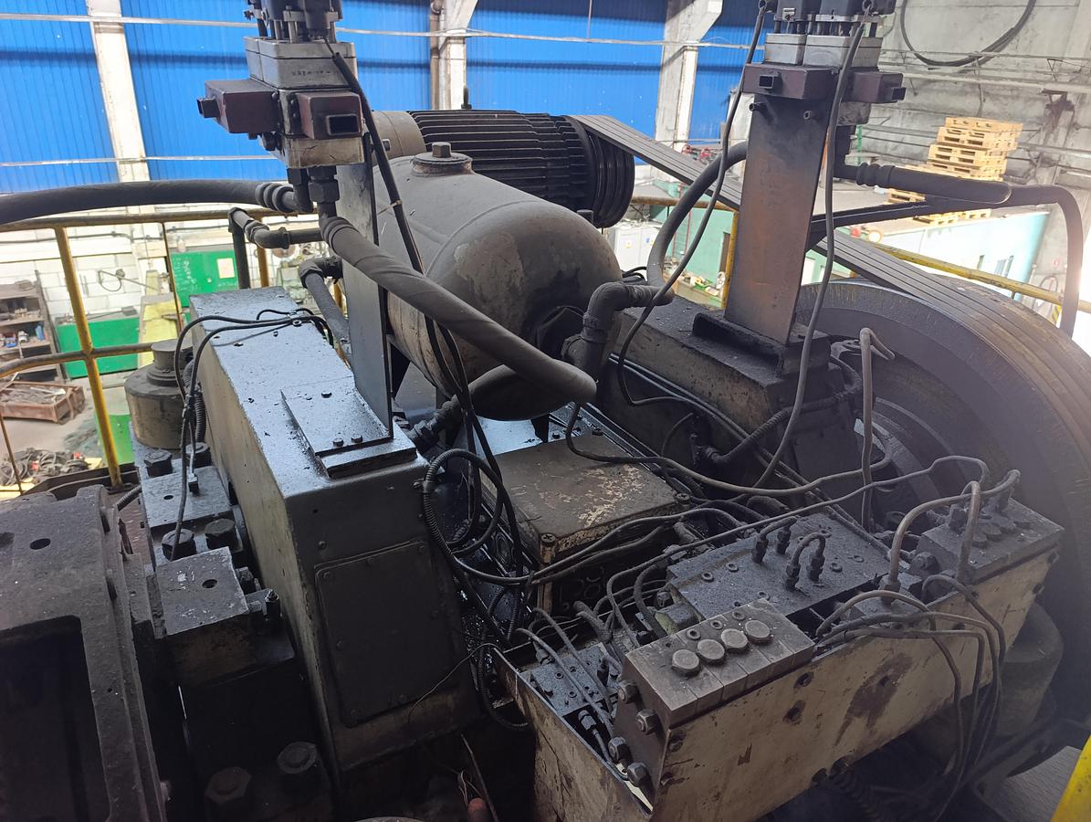 Used 400 tons Press Trimming TMP Voronezh Russia KA2536