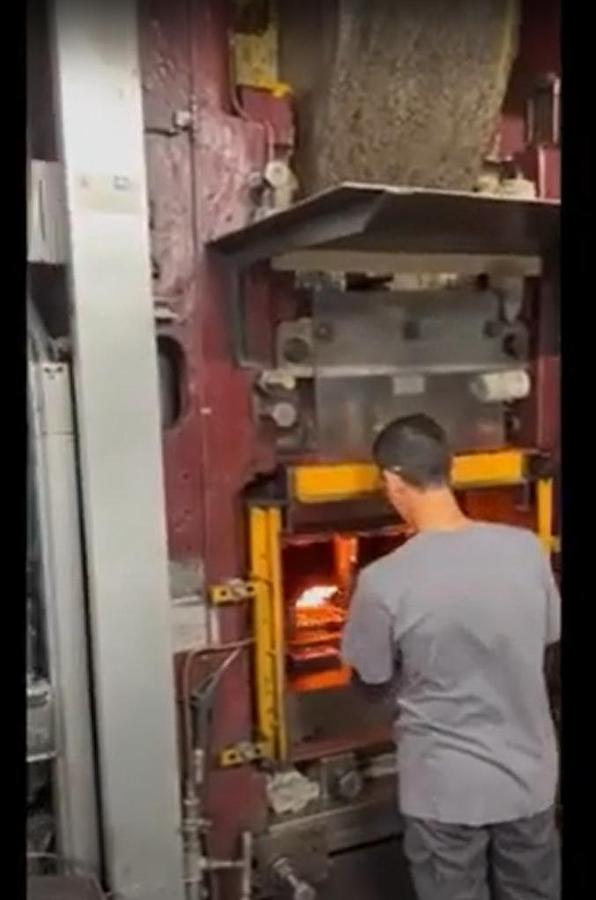 Used 1000 tons Press Hot Forging Eumuco