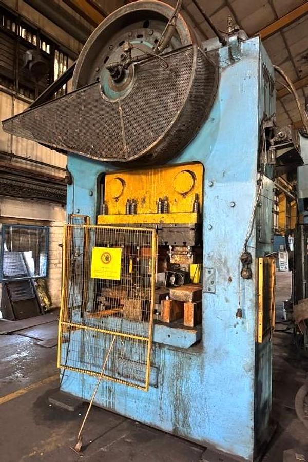 Used 250 tons Press Trimming Massey