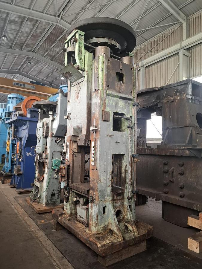 Refurbished 1000 tons Press Friction Screw Hasenclever FPRN250/575/420/1070