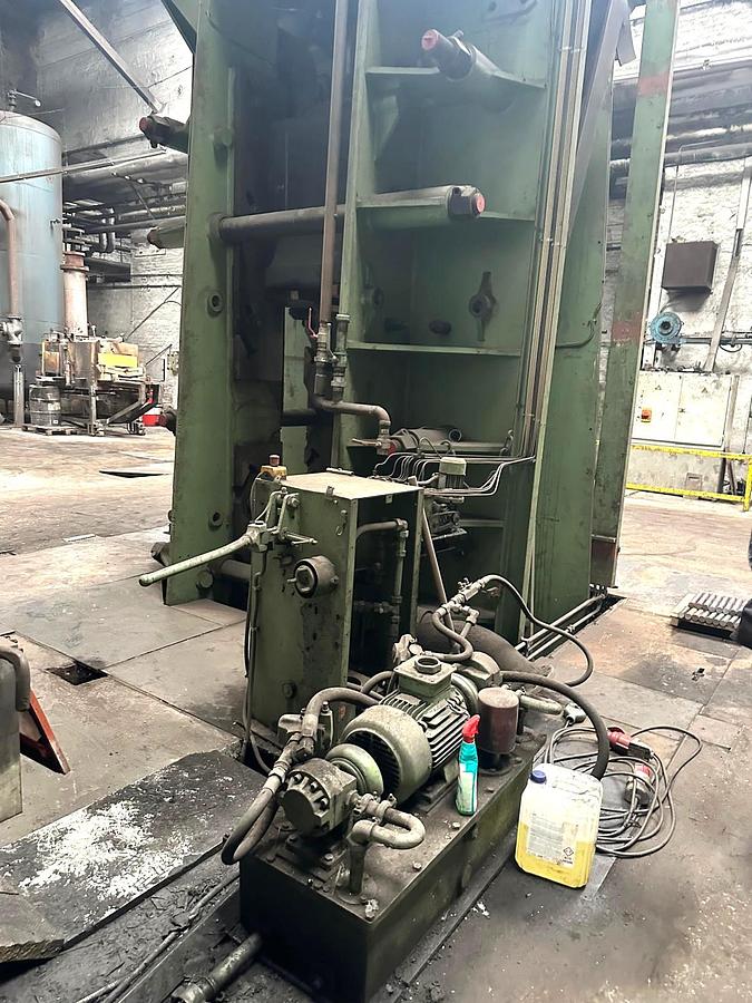 Used 40 tons Hammer Counterblow Beche DCH40