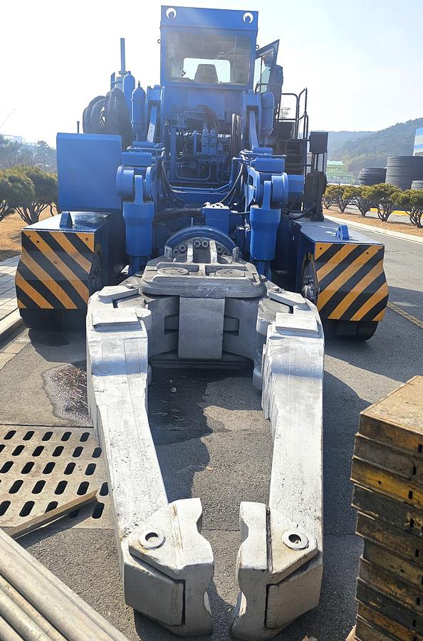 Used 20 tons Manipulator Glama