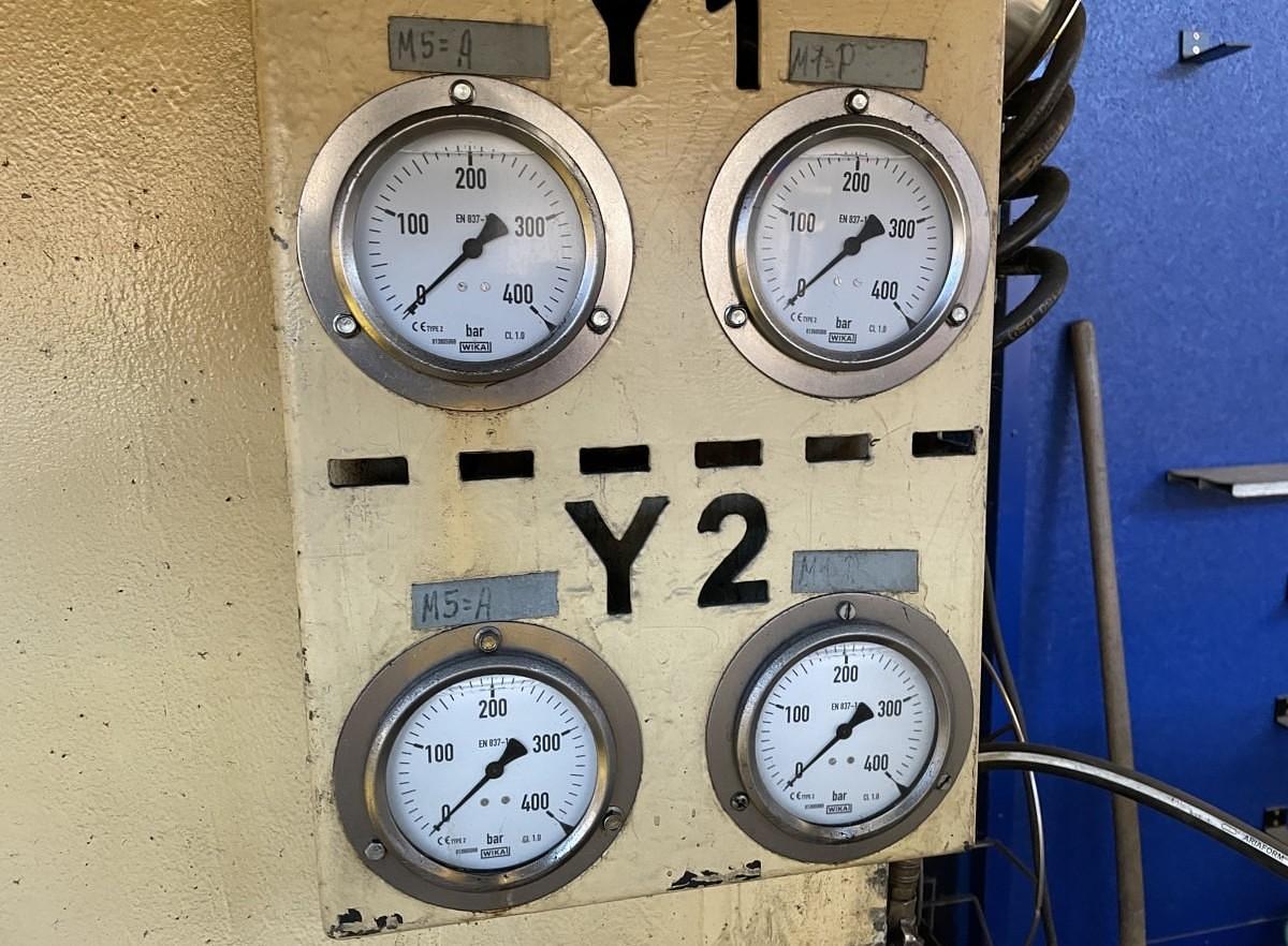 Used 3000 tons Press Brake Hydraulic CNC Aliko 12800 x 3000 to