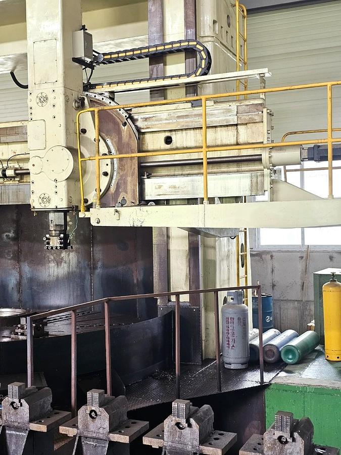 Used Lathe Vertical Turning CNC Kolomna, Russia