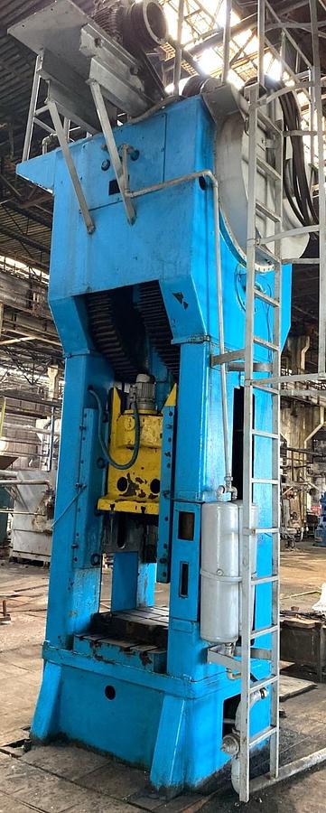 Used 400 tons Press Trimming WMW Erfurt, Germany PKZ400