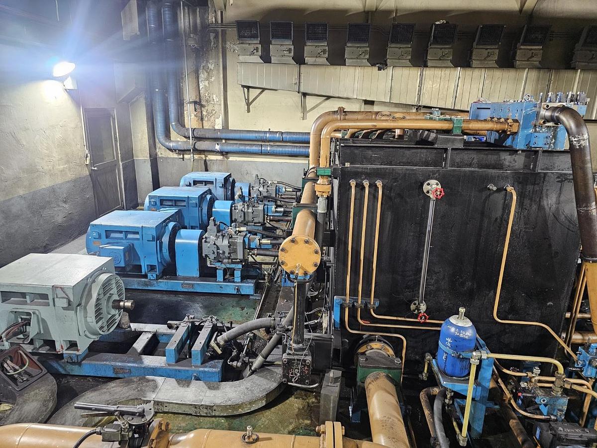 Used 8000 tons Press Forging Open Die Hydraulic United