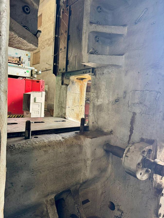 Used 1300 tons Press Hot Forging Massey