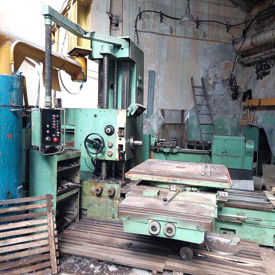 Used Borer Horizontal Table Type Tos W100