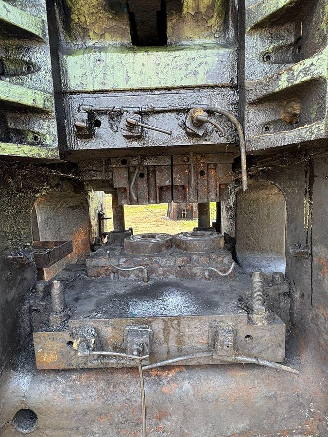 Used 1300 tons Press Hot Forging Massey