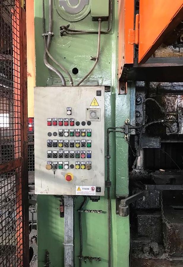 Used 2500 tons Press Hot Forging Smeral LZK2500