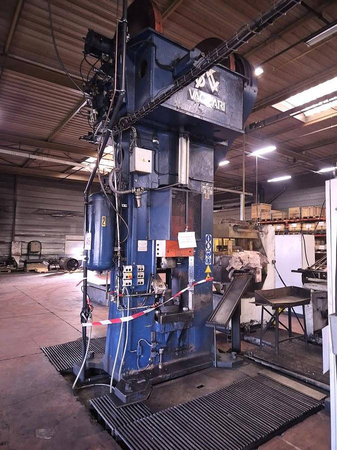 Used 530 tons Press Friction Screw Vaccari 10NS