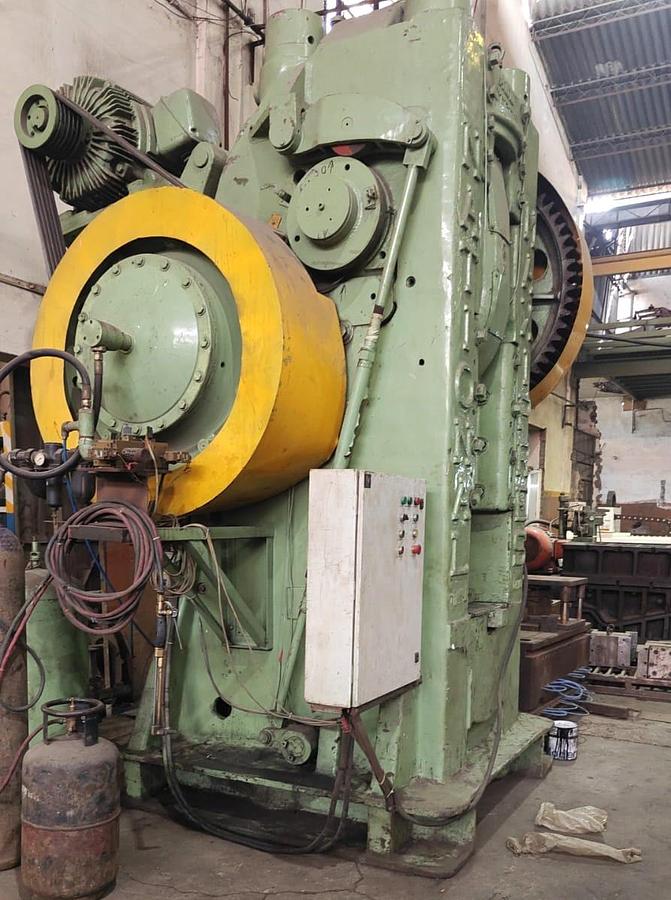 Used 700 tons Press Hot Forging National Maxipress