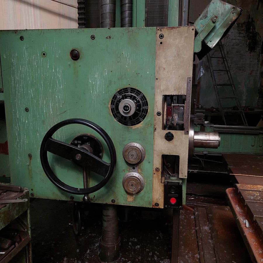 Used Borer Horizontal Table Type Tos W100