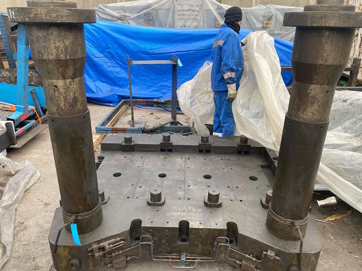 Used 2500 tons Press Hot Forging Manzoni 2500SR/TR