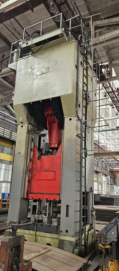 Used 1250 tons Press Trimming WMW Erfurt, Germany PKZE1250