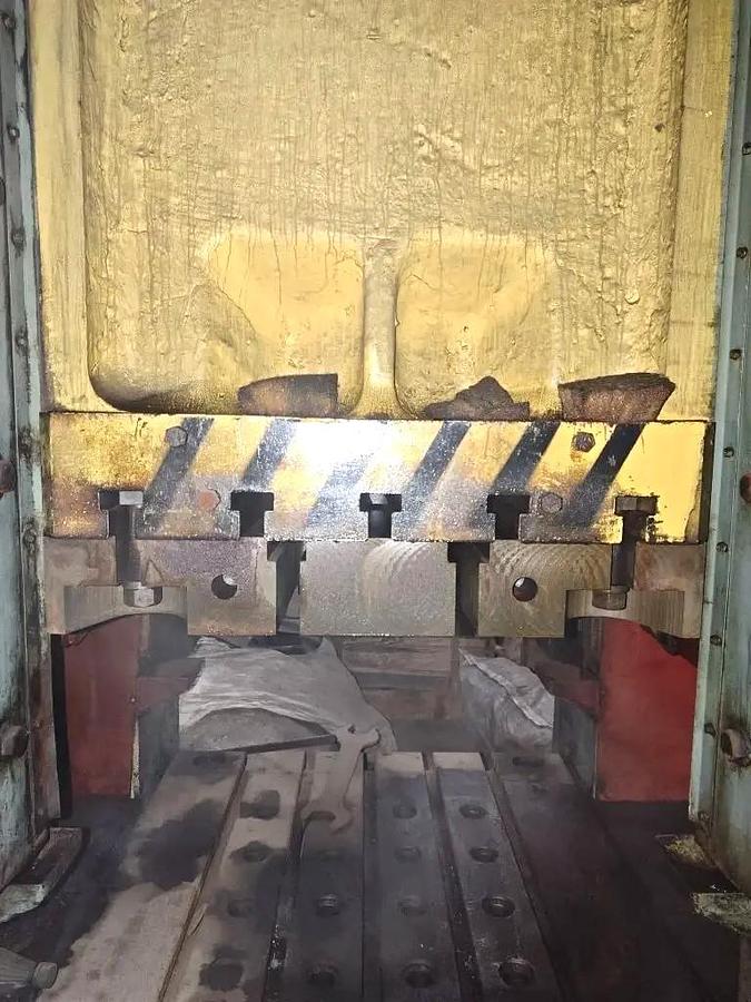Used 400 tons Press Trimming TMP Voronezh KB2536