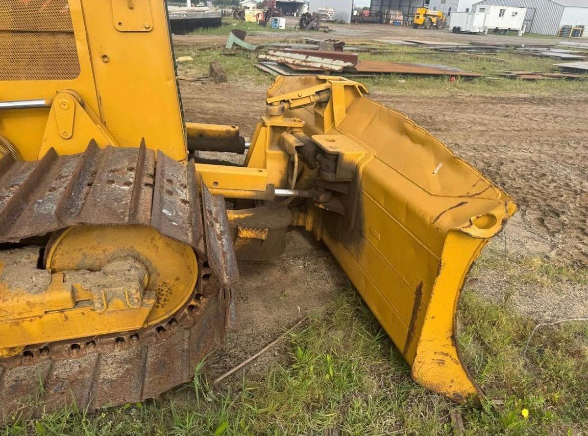 Used CAT D5G LGP WITH WINCH