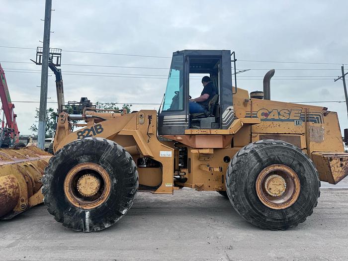 Used 1998 CASE 821B WHEEL LOADER