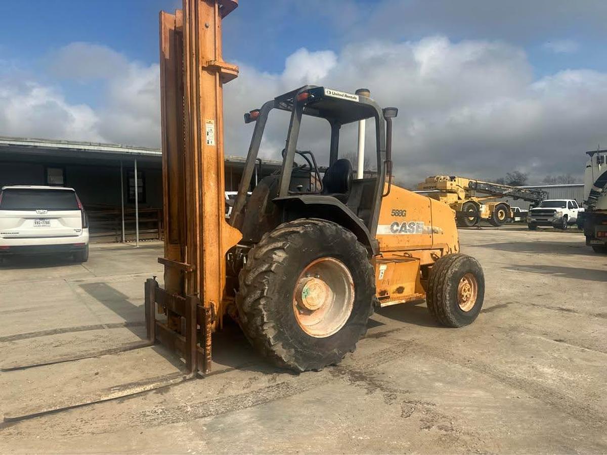 Used 2004 CASE 588G 