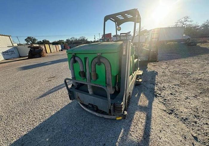 Used 2015 TENNANT M20 RIDE ON SWEEPER