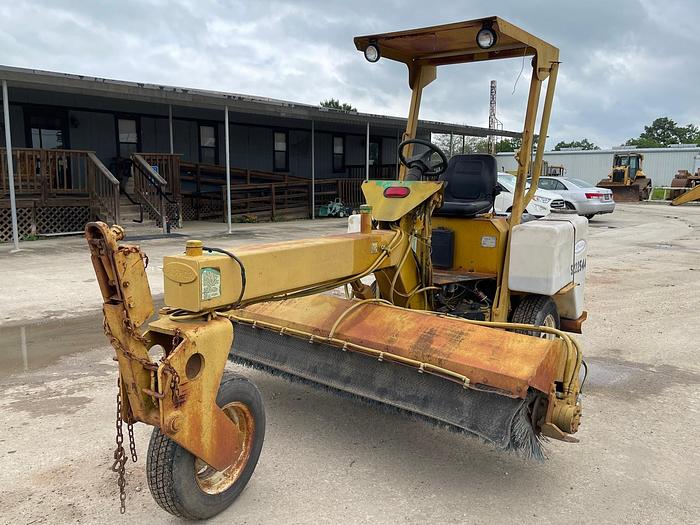 Used LAYMORE 8 HC BROOM