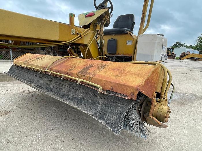 Used LAYMORE 8 HC BROOM