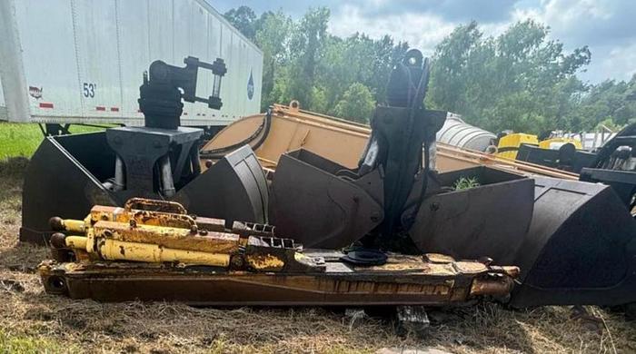 Used PAIR OF 2016 KOMATSU D155 AX-8