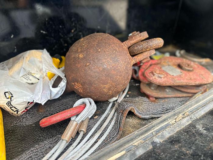 Used 2001 PETERBUILT 357 CRANE TRUCK