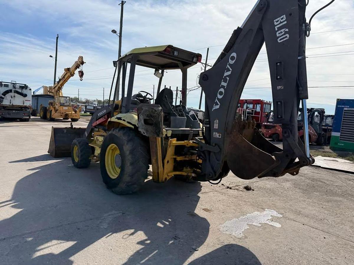 Used 2005 VOLVO BL60 BACKHOE