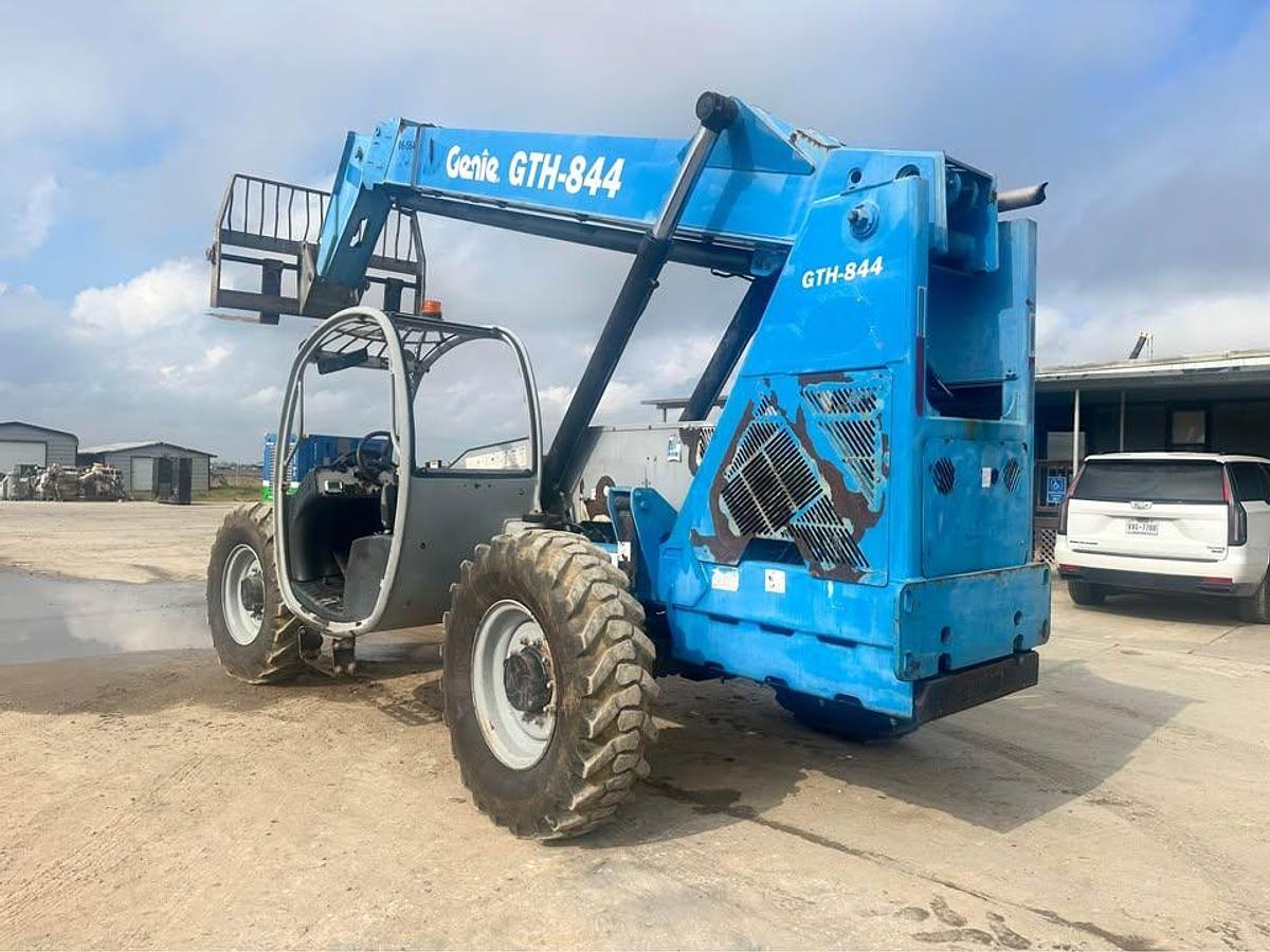 Used 2012 GENIE GTH 844