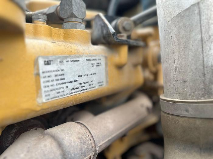 Used 2001 PETERBUILT 357 CRANE TRUCK