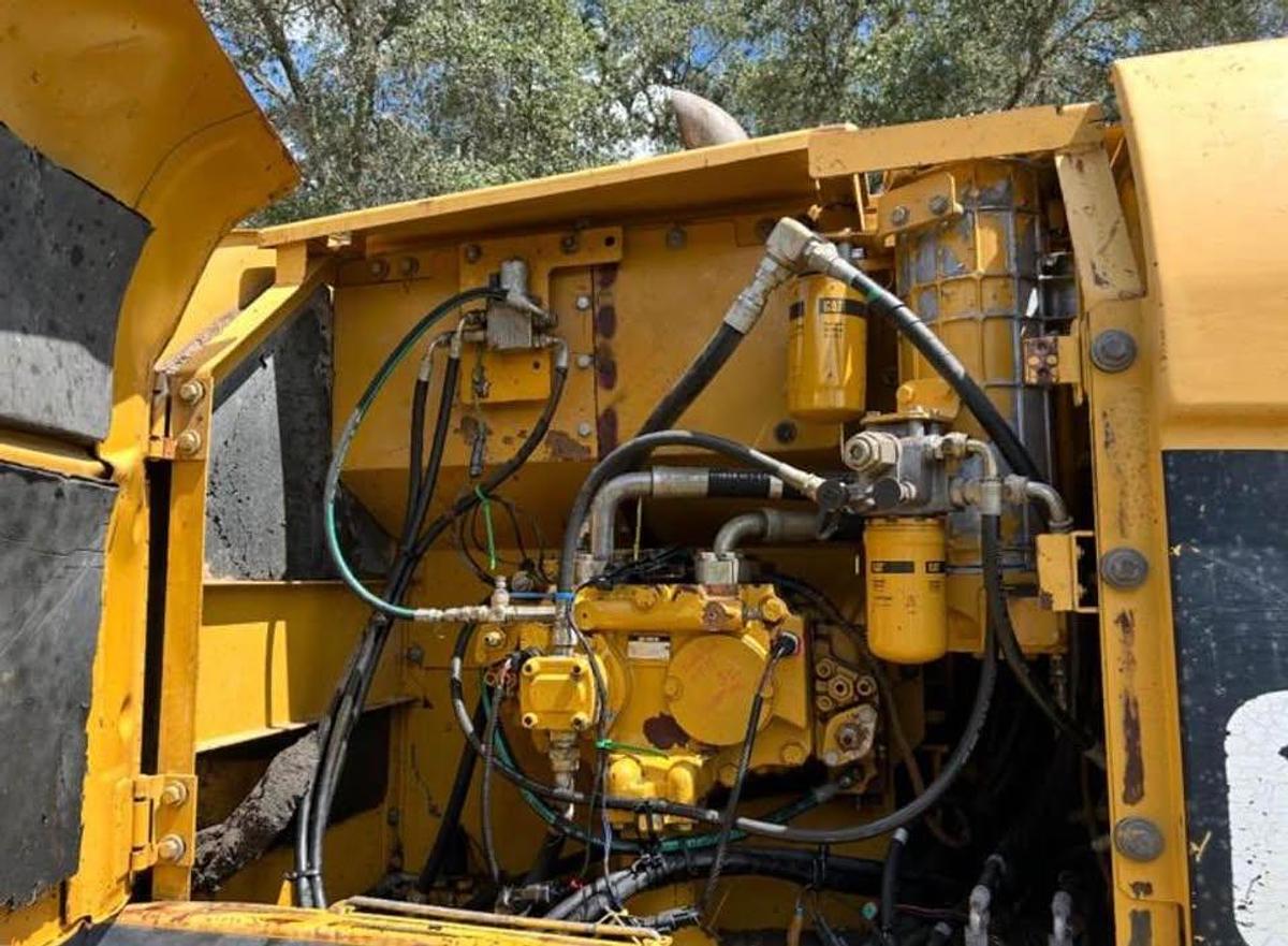 Used 2002 CAT 320C EXCAVATOR