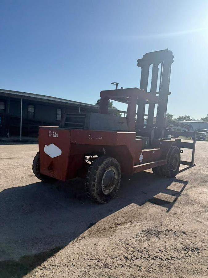 Used TAYLOR WPY-25-OF FORKLIFT