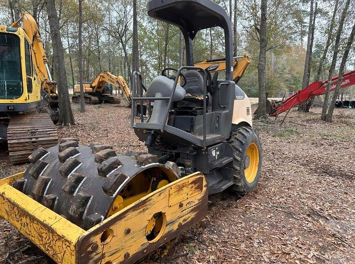 Used 2016 VOLVO SD45 PADFOOT COMPACTOR