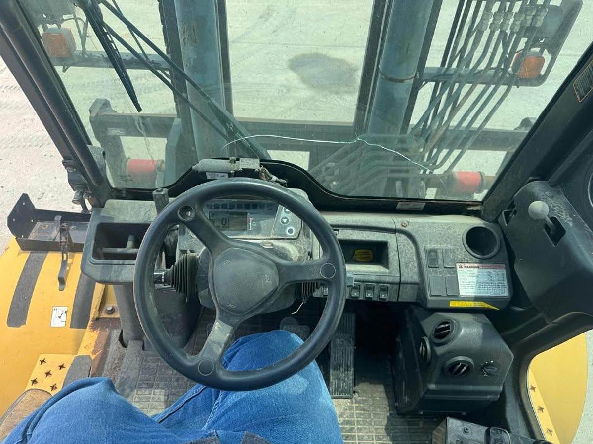 Used 2012 CAT FORKLIFTS