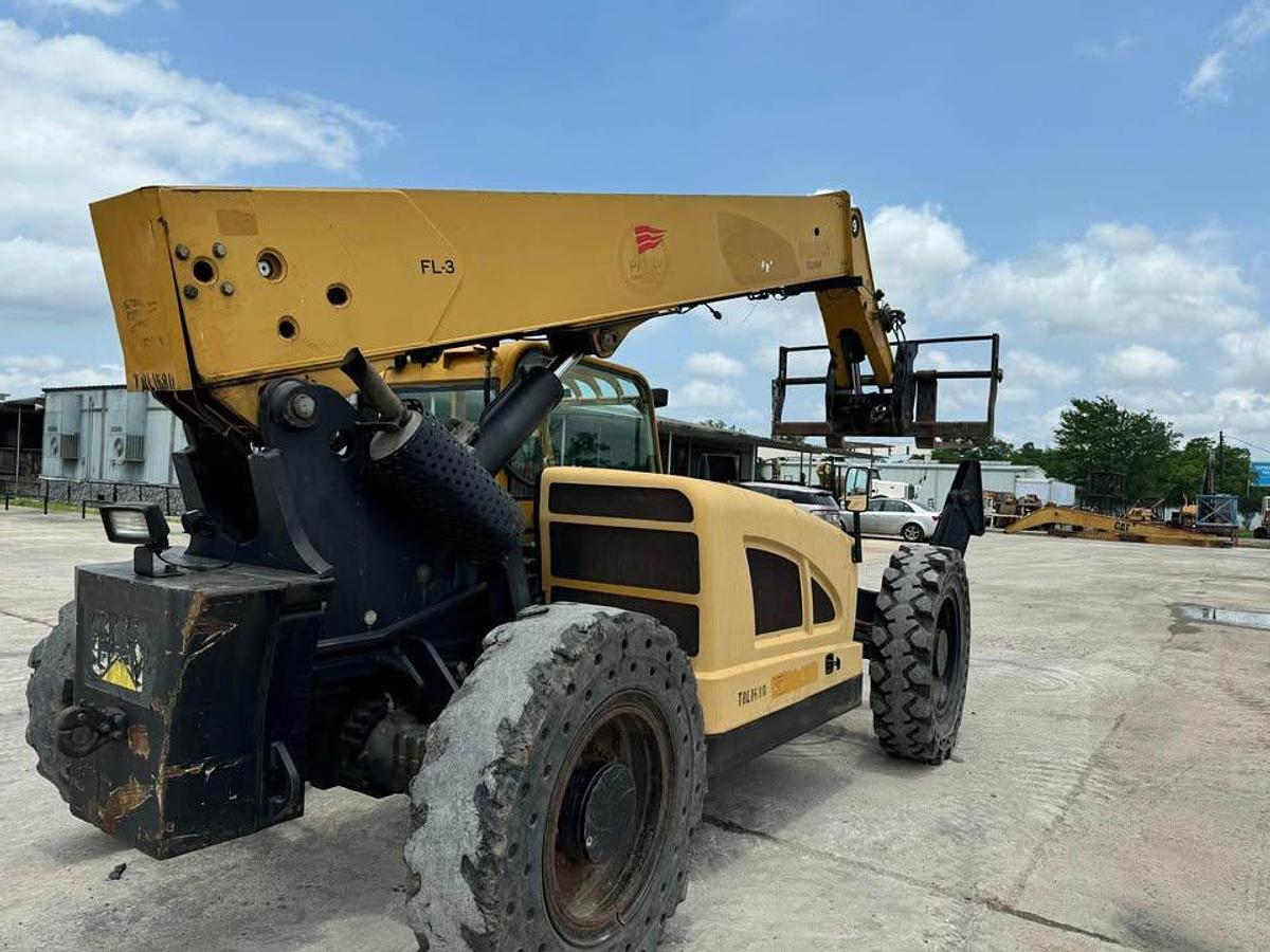 Used 2011 CAT TL 943 TELEHANDLER