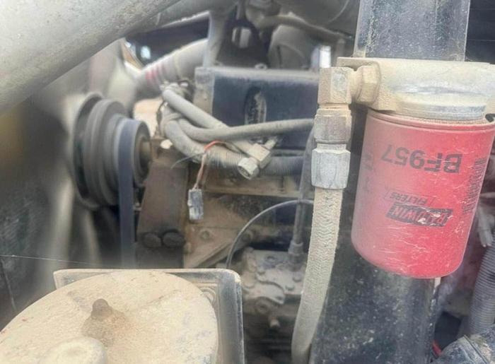 Used 1999 INTERNATIONAL 4,000 GALLON WATER TRUCK