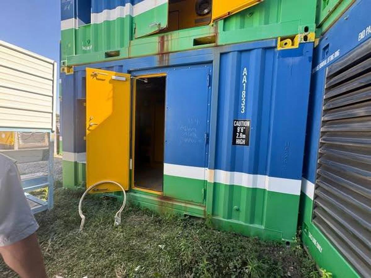 Used BRAND NEW 20' CONTAINERS