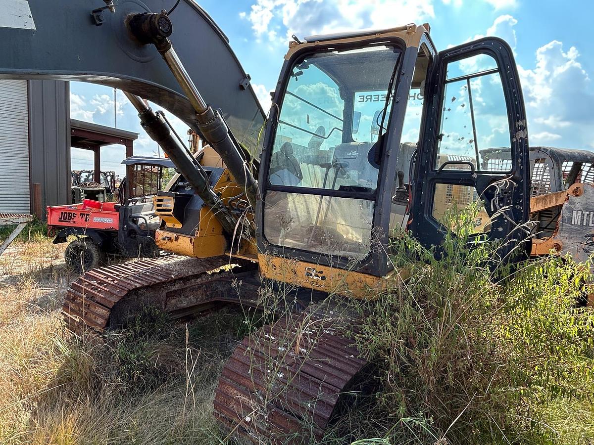 Used JOHN DEERE 135G