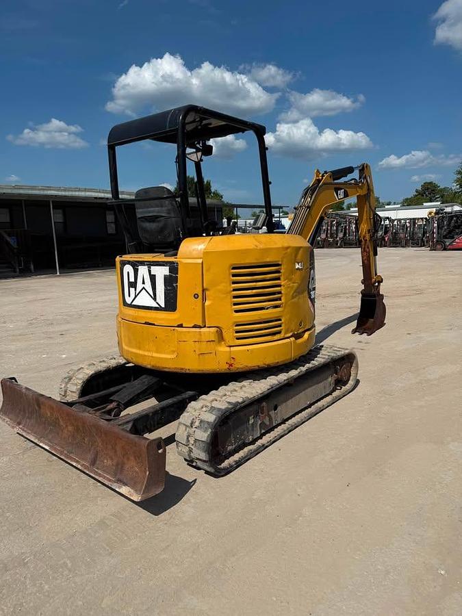 Used 2016 CAT 303.52CR MINI EXCAVATOR